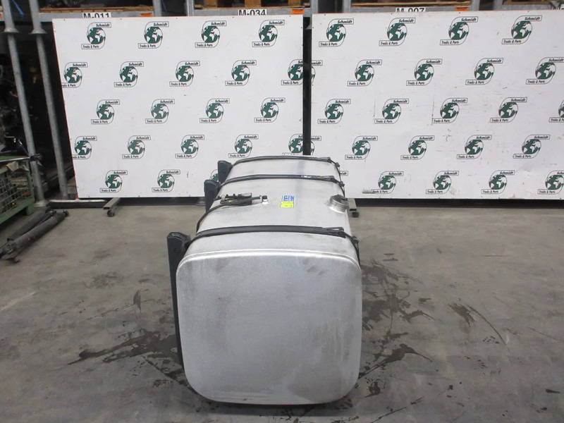 Scania 1871193 // 700 LITER INHOUD SCANIA P 410 NGS MODEL 2022 - Degalų bakas - Sunkvežimis: foto 4 Scania 1871193 // 700 LITER INHOUD SCANIA P 410 NGS MODEL 2022 - Degalų bakas - Sunkvežimis: foto 4