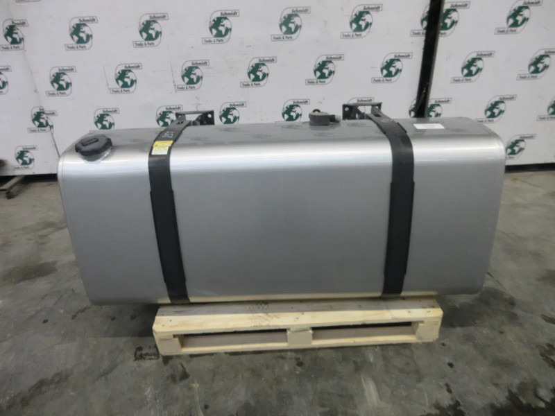 Volvo 2156455 DIESELTANK VOLVO FM 420 EURO 6 MODEL 2018 - Degalų bakas - Sunkvežimis: foto 4 Volvo 2156455 DIESELTANK VOLVO FM 420 EURO 6 MODEL 2018 - Degalų bakas - Sunkvežimis: foto 4