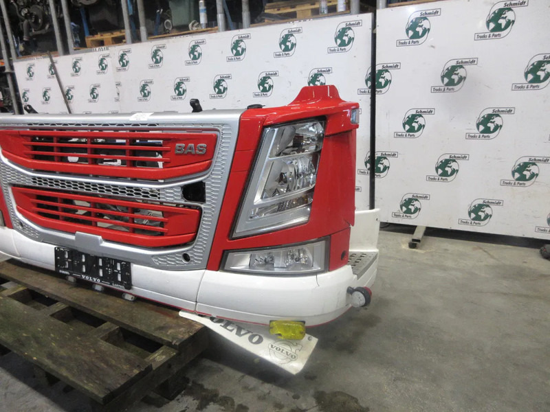 Volvo 22239219 // 22239217 // 84172098 COMPLETEN VOOR KOP VOLVO FM 420 EURO 6 - Bamperis - Sunkvežimis: foto 2 Volvo 22239219 // 22239217 // 84172098 COMPLETEN VOOR KOP VOLVO FM 420 EURO 6 - Bamperis - Sunkvežimis: foto 2