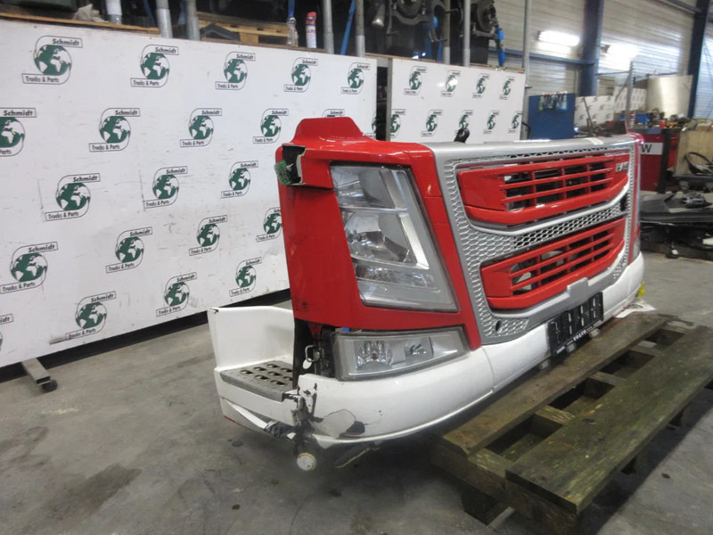 Volvo 22239219 // 22239217 // 84172098 COMPLETEN VOOR KOP VOLVO FM 420 EURO 6 - Bamperis - Sunkvežimis: foto 3 Volvo 22239219 // 22239217 // 84172098 COMPLETEN VOOR KOP VOLVO FM 420 EURO 6 - Bamperis - Sunkvežimis: foto 3