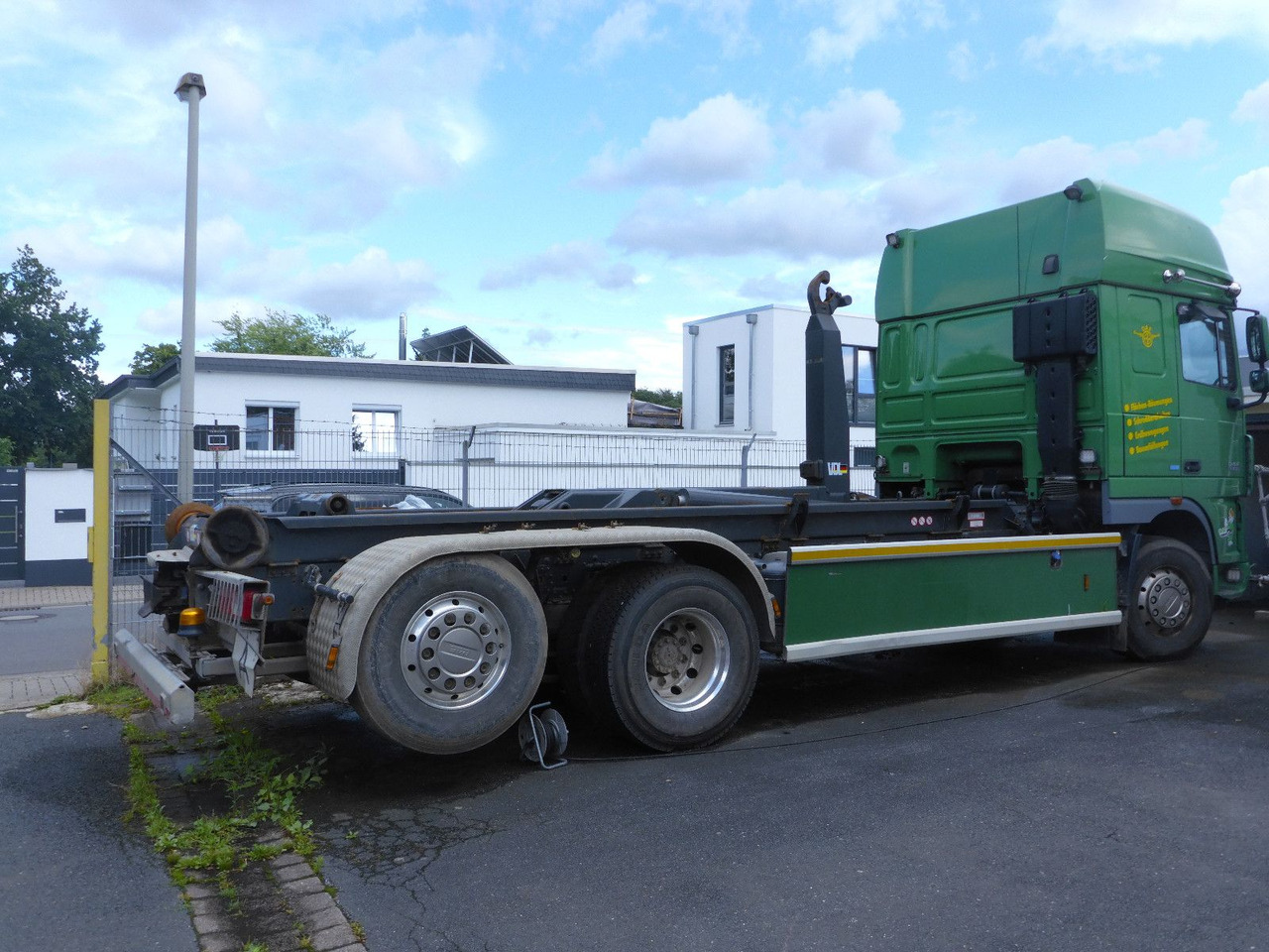 DAF XF 510 aus Werkverkehr 6 x 2 510PS Top-Zustan - Hook-lift sunkvežimis: foto 2 DAF XF 510 aus Werkverkehr 6 x 2 510PS Top-Zustan - Hook-lift sunkvežimis: foto 2