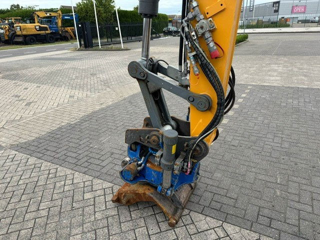 Ratinis ekskavatorius Liebherr A914 Rototilt: foto 11