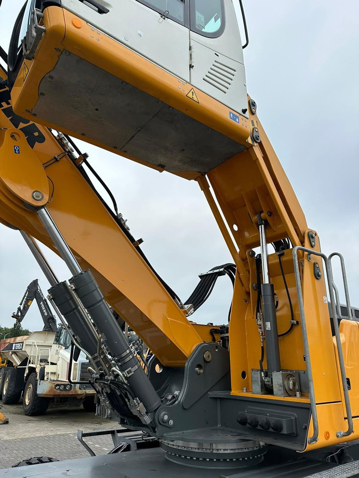 Liebherr LH 30 M - Ekskavatorius su ilga strėle: foto 2 Liebherr LH 30 M - Ekskavatorius su ilga strėle: foto 2