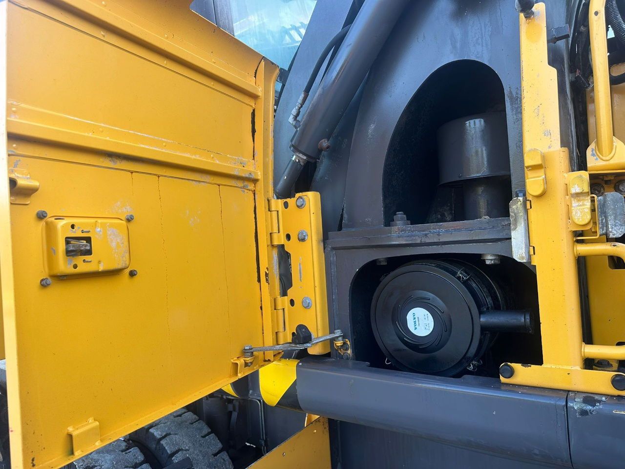 Volvo EW210D MH - Ekskavatorius su ilga strėle: foto 2 Volvo EW210D MH - Ekskavatorius su ilga strėle: foto 2