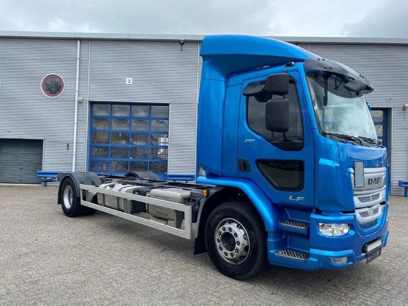 DAF LF290 / ONLY:429873KM / LWDS / GOOD TYRES / AUTOMATIC / EURO-6 / 2018 - Važiuoklės sunkvežimis: foto 2 DAF LF290 / ONLY:429873KM / LWDS / GOOD TYRES / AUTOMATIC / EURO-6 / 2018 - Važiuoklės sunkvežimis: foto 2