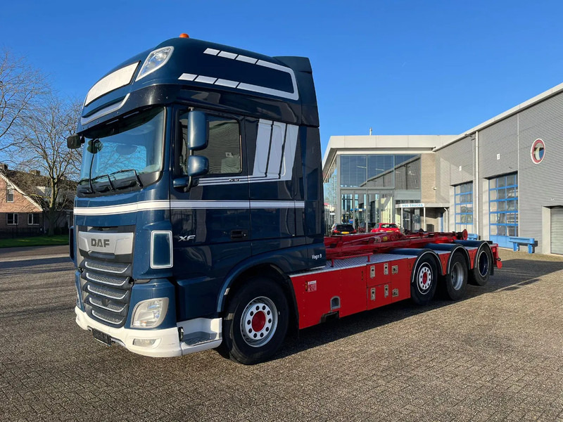 DAF XF106-530 8X2 / AJK HOOKLIFT 25000KG / 9 TON FRONT AXLE / NAVI / ONLY:612482 KM / SSC / AUTOMATIC / EURO-6 / 2019 - Hook-lift sunkvežimis: foto 1 DAF XF106-530 8X2 / AJK HOOKLIFT 25000KG / 9 TON FRONT AXLE / NAVI / ONLY:612482 KM / SSC / AUTOMATIC / EURO-6 / 2019 - Hook-lift sunkvežimis: foto 1