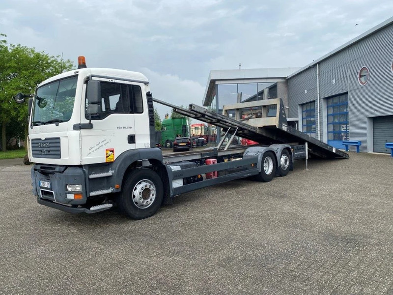 MAN TGA26.320 / SLIDING PLATEAU / WINCH / LIFT AXLE / MACHINE CARRIER / MANUAL / EURO-4 / 2007 - Platforminis/ Bortinis sunkvežimis: foto 1 MAN TGA26.320 / SLIDING PLATEAU / WINCH / LIFT AXLE / MACHINE CARRIER / MANUAL / EURO-4 / 2007 - Platforminis/ Bortinis sunkvežimis: foto 1