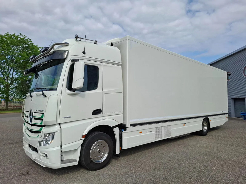 Mercedes-Benz Actros 1843 / GERMAN FLOWER TRUCK / 162021 KM / ISOLATED BOX / COOL & HEATED / NAVI / PLATFORM 1500 KG / TOP CONDITION / FULL-AI - Autoparduotuvė: foto 1 Mercedes-Benz Actros 1843 / GERMAN FLOWER TRUCK / 162021 KM / ISOLATED BOX / COOL & HEATED / NAVI / PLATFORM 1500 KG / TOP CONDITION / FULL-AI - Autoparduotuvė: foto 1
