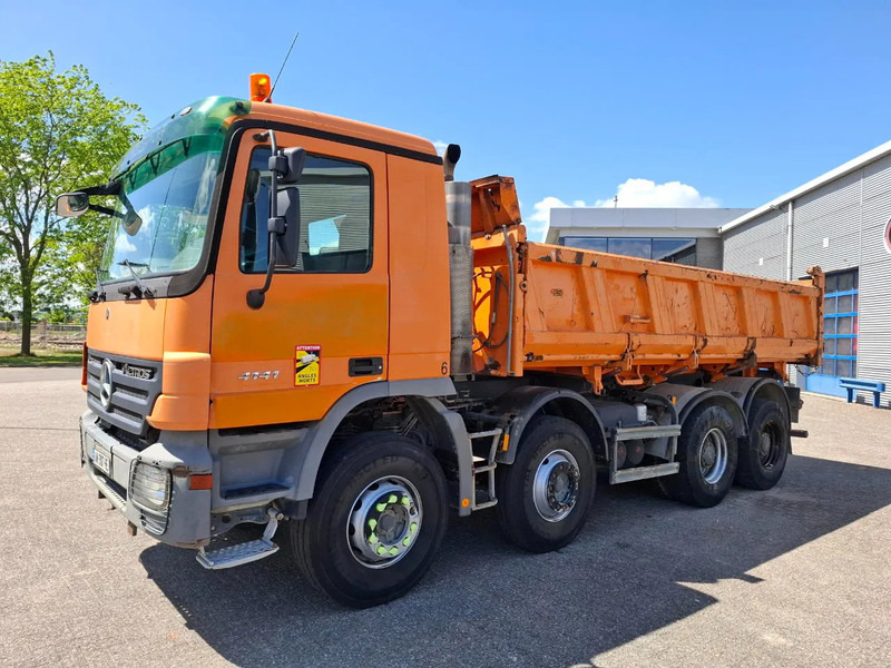 Mercedes-Benz Actros 4141 / 3SIDE MEILLER TIPPER / FULL-STEEL / DRUM BRAKES / ONLY:535937 KM / 2XSTEERING AXLE / AIRCO / AUTOMATIC / EURO-3 / - Savivartis sunkvežimis: foto 3 Mercedes-Benz Actros 4141 / 3SIDE MEILLER TIPPER / FULL-STEEL / DRUM BRAKES / ONLY:535937 KM / 2XSTEERING AXLE / AIRCO / AUTOMATIC / EURO-3 / - Savivartis sunkvežimis: foto 3