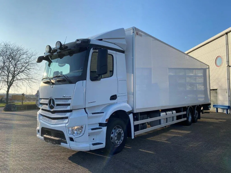 Mercedes-Benz Antos 2533 / LIFT AXLE / HEATED CLOSED BOX / PLATFORM 2000 KG / ONLY:506959 KM / SIDE DOOR / AUTOMATIC / EURO-6 / 2019 - Furgonas sunkvežimis: foto 1 Mercedes-Benz Antos 2533 / LIFT AXLE / HEATED CLOSED BOX / PLATFORM 2000 KG / ONLY:506959 KM / SIDE DOOR / AUTOMATIC / EURO-6 / 2019 - Furgonas sunkvežimis: foto 1