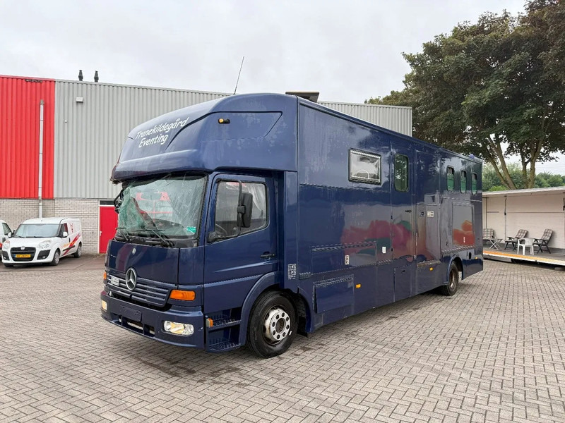 Mercedes-Benz Atego 1223 / ENGINE RUNNING / ONLY:159450 KM / HORSETRUCK / HEATED BOX / WATERTANK / LIVING ROOM / EURO-2 / MANUAL / 1998 - Sunkvežimis žirgams vežti: foto 1 Mercedes-Benz Atego 1223 / ENGINE RUNNING / ONLY:159450 KM / HORSETRUCK / HEATED BOX / WATERTANK / LIVING ROOM / EURO-2 / MANUAL / 1998 - Sunkvežimis žirgams vežti: foto 1