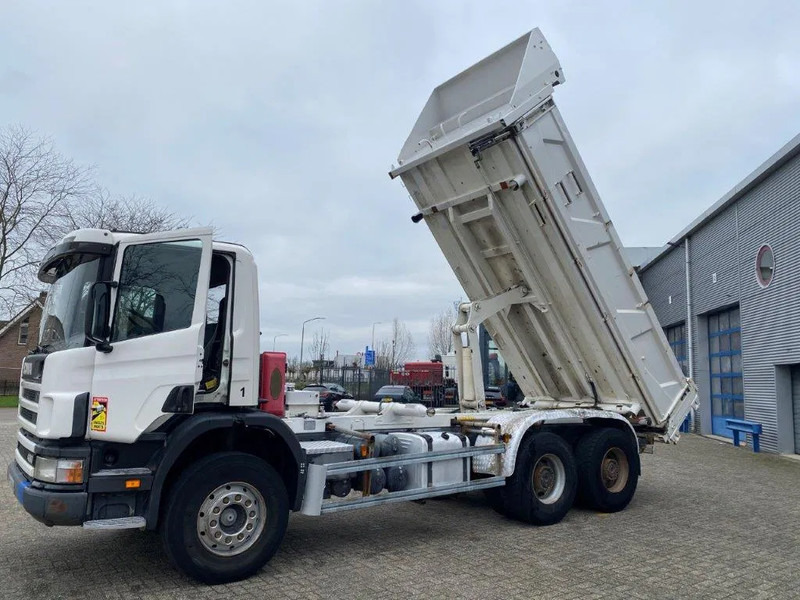 Scania 124-400 / 6X4 / RETARDER / BIG AXLE / FULL STEEL / 2SIDE TIPPER / OLD TACHO / AIRCO / MANUAL / EURO-2 / 2000 - Savivartis sunkvežimis: foto 2 Scania 124-400 / 6X4 / RETARDER / BIG AXLE / FULL STEEL / 2SIDE TIPPER / OLD TACHO / AIRCO / MANUAL / EURO-2 / 2000 - Savivartis sunkvežimis: foto 2