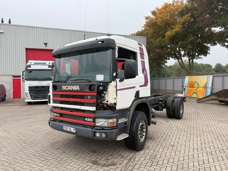 Scania 124-420 / ENGINE RUNNING / RETARDER / BIG AXLE / FULL-STEEL / ONLY: 540918 KM / OLD TACHO / AIRCO / MANUAL / EURO-3 / 2002 - Važiuoklės sunkvežimis: foto 1 Scania 124-420 / ENGINE RUNNING / RETARDER / BIG AXLE / FULL-STEEL / ONLY: 540918 KM / OLD TACHO / AIRCO / MANUAL / EURO-3 / 2002 - Važiuoklės sunkvežimis: foto 1
