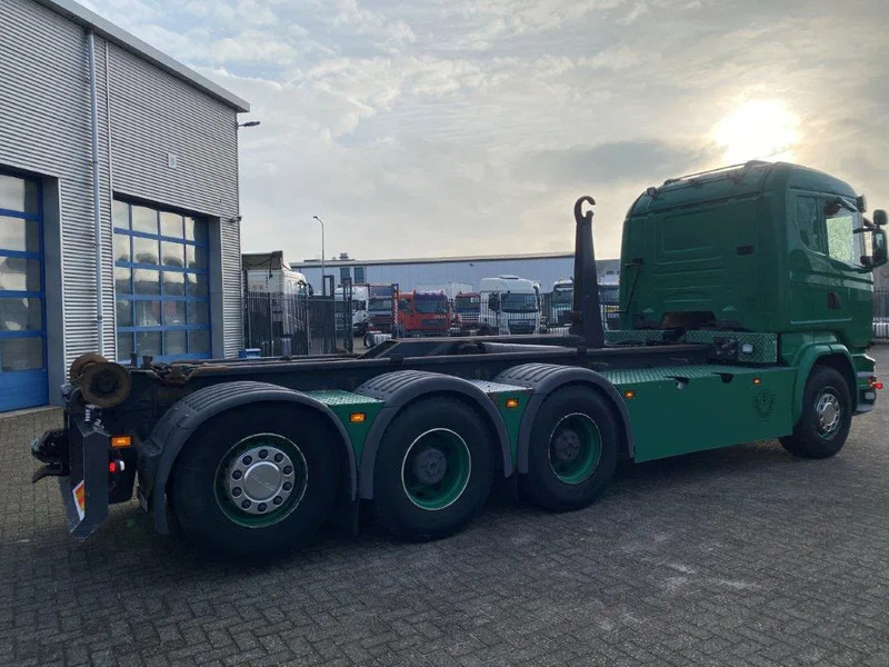 Scania R520 V8 / 8X4 / BIG AXLE / AJK HOOKLIFT 30TON / LIFT+LENKACHSE / NAVI / LEATHER / FULL-AIR / AUTOMATIC / EURO-6 / 2015 - Hook-lift sunkvežimis: foto 5 Scania R520 V8 / 8X4 / BIG AXLE / AJK HOOKLIFT 30TON / LIFT+LENKACHSE / NAVI / LEATHER / FULL-AIR / AUTOMATIC / EURO-6 / 2015 - Hook-lift sunkvežimis: foto 5