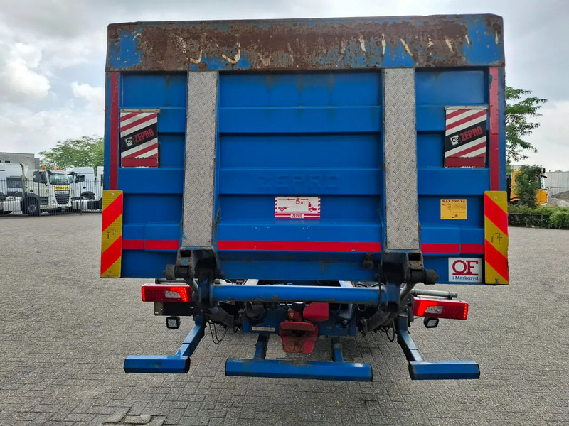 Scania R580 V8 / RETARDER / LIFT+LENKACHSE / FULL-AIR / PLATFORM 2000 KG / LEATHER / AIRCO / AUTOMATIC / EURO-6 / 2014 - Važiuoklės sunkvežimis: foto 4 Scania R580 V8 / RETARDER / LIFT+LENKACHSE / FULL-AIR / PLATFORM 2000 KG / LEATHER / AIRCO / AUTOMATIC / EURO-6 / 2014 - Važiuoklės sunkvežimis: foto 4