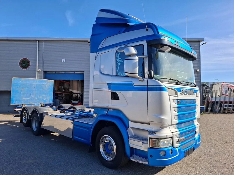 Scania R580 V8 / RETARDER / LIFT+LENKACHSE / FULL-AIR / PLATFORM 2000 KG / LEATHER / AIRCO / AUTOMATIC / EURO-6 / 2015 - Važiuoklės sunkvežimis: foto 2 Scania R580 V8 / RETARDER / LIFT+LENKACHSE / FULL-AIR / PLATFORM 2000 KG / LEATHER / AIRCO / AUTOMATIC / EURO-6 / 2015 - Važiuoklės sunkvežimis: foto 2