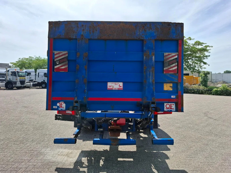 Scania R580 V8 / RETARDER / LIFT+LENKACHSE / FULL-AIR / PLATFORM 2000 KG / NAVI / LEATHER / AIRCO / AUTOMATIC / EURO-6 / 2014 - Važiuoklės sunkvežimis: foto 4 Scania R580 V8 / RETARDER / LIFT+LENKACHSE / FULL-AIR / PLATFORM 2000 KG / NAVI / LEATHER / AIRCO / AUTOMATIC / EURO-6 / 2014 - Važiuoklės sunkvežimis: foto 4
