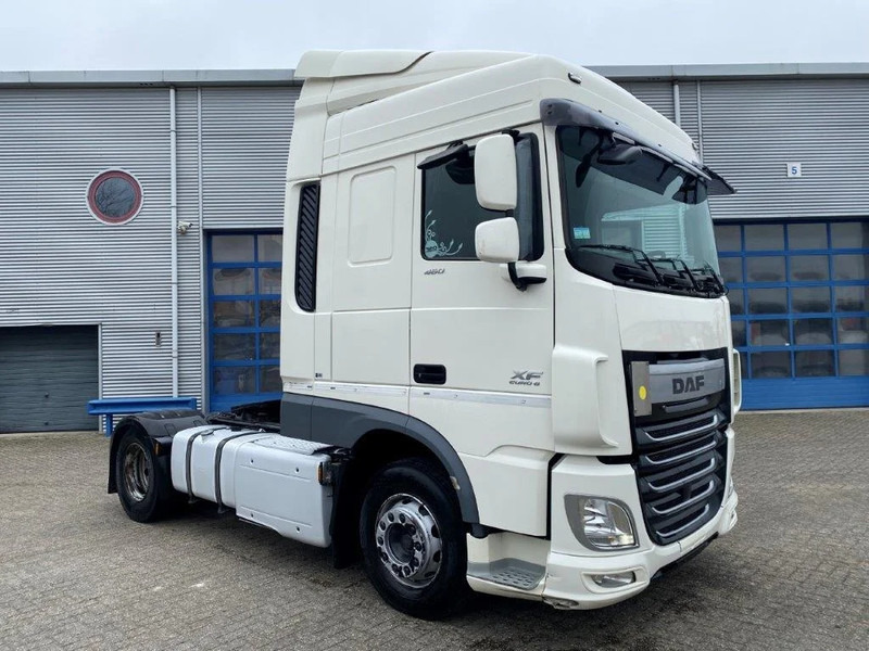 DAF XF106-460 / DOUBLE TANK / DEB / FRIDGE / 2XBED / AUTOMATIC / EURO-6 / 2014 - Vilkikas: foto 2 DAF XF106-460 / DOUBLE TANK / DEB / FRIDGE / 2XBED / AUTOMATIC / EURO-6 / 2014 - Vilkikas: foto 2