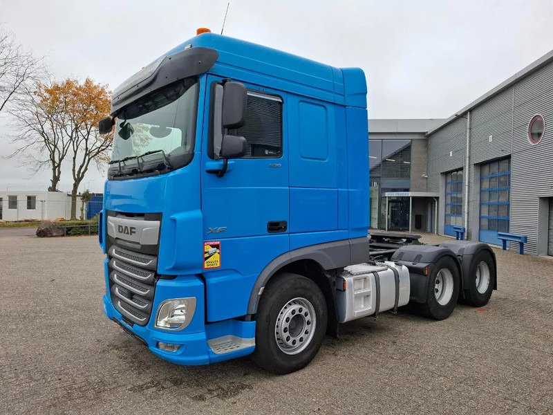 DAF XF106-530 / 6X4 / INTARDER / HYDRAULICS / ONLY:418213 KM / TUV:16-06-2026 / 44TON / LWDS / MANUAL / EURO-6 / 2018 - Vilkikas: foto 1 DAF XF106-530 / 6X4 / INTARDER / HYDRAULICS / ONLY:418213 KM / TUV:16-06-2026 / 44TON / LWDS / MANUAL / EURO-6 / 2018 - Vilkikas: foto 1