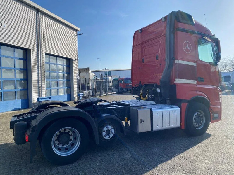 Mercedes-Benz Actros 2442 / 6x2 / NL TRUCK / TUV:01-06-2025 / PARKCOOL+HEAT / LWDS / FRIDGE / AUTOMATIC / EURO-6 / 2015 - Vilkikas: foto 5 Mercedes-Benz Actros 2442 / 6x2 / NL TRUCK / TUV:01-06-2025 / PARKCOOL+HEAT / LWDS / FRIDGE / AUTOMATIC / EURO-6 / 2015 - Vilkikas: foto 5