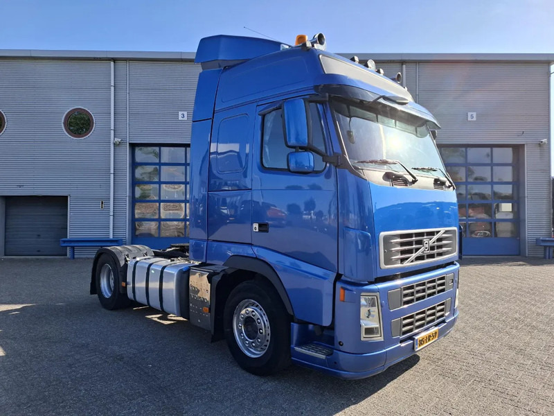 Volvo FH13-400 / HYDRAULICS / NL TRUCK / TUV:14-09-2025 / GLOBETROTTER / FRIGDE / AIRCO / AUTOMATIC / EURO-5 / 2006 - Vilkikas: foto 2 Volvo FH13-400 / HYDRAULICS / NL TRUCK / TUV:14-09-2025 / GLOBETROTTER / FRIGDE / AIRCO / AUTOMATIC / EURO-5 / 2006 - Vilkikas: foto 2