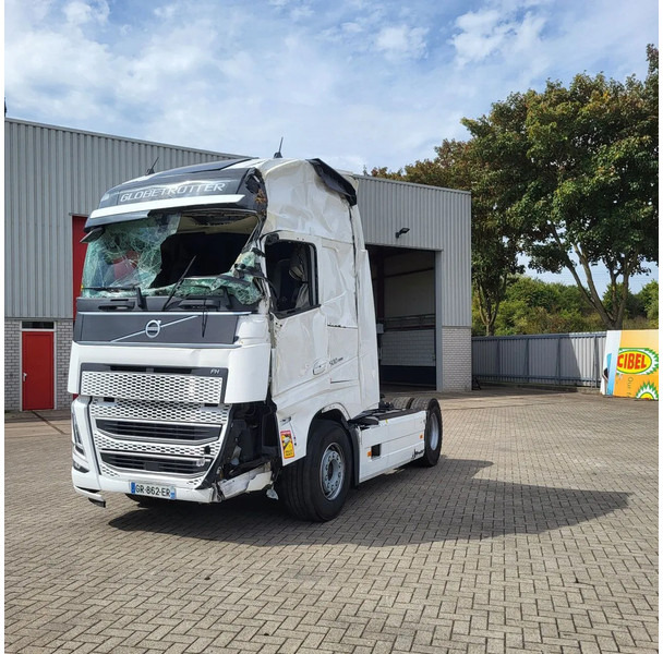 Volvo FH5-500 XL / ENGINE RUNNING / VEB+ / I-PARKCOOL / ONLY:349717 KM / I-SAVE / ACC / LWDS / SIDESKIRTS / AUTOMATIC / EURO-6 / 2023 - Vilkikas: foto 1 Volvo FH5-500 XL / ENGINE RUNNING / VEB+ / I-PARKCOOL / ONLY:349717 KM / I-SAVE / ACC / LWDS / SIDESKIRTS / AUTOMATIC / EURO-6 / 2023 - Vilkikas: foto 1
