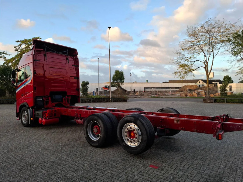 Volvo FH16-750 / BIG AXLE / VEB+ / ONLY:679711 KM / DYNAMIC STEERING / NAVI / LWDS / FULL-AIR / AUTOMATIC / EURO-6 / 2018 - Važiuoklės sunkvežimis: foto 3 Volvo FH16-750 / BIG AXLE / VEB+ / ONLY:679711 KM / DYNAMIC STEERING / NAVI / LWDS / FULL-AIR / AUTOMATIC / EURO-6 / 2018 - Važiuoklės sunkvežimis: foto 3
