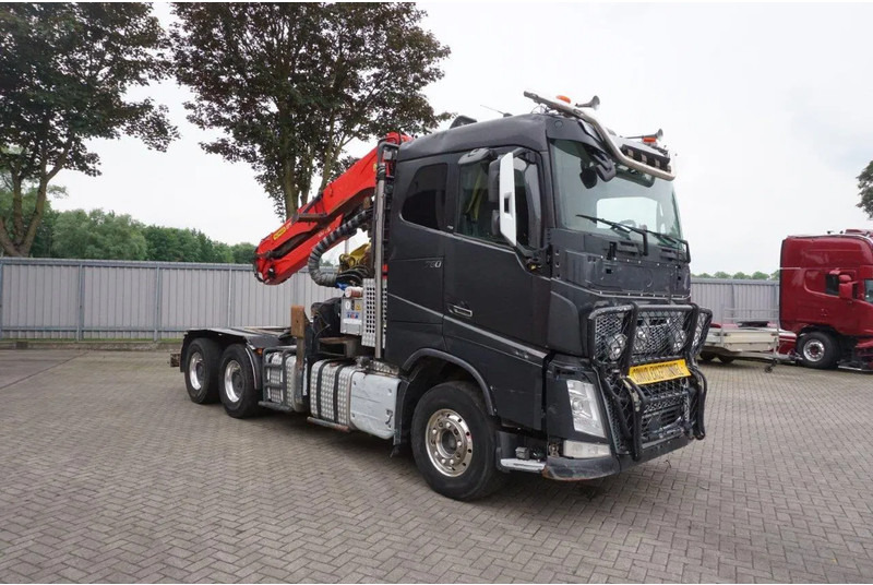 Volvo FH16-750 / ENGINE RUNNING / 6x4 / RETARDER / BIG AXLE / VEB+ / PALFINGER FD250 / EURO-6 / 2016 - Miškovežis, Sunkvežimis su kranu: foto 3 Volvo FH16-750 / ENGINE RUNNING / 6x4 / RETARDER / BIG AXLE / VEB+ / PALFINGER FD250 / EURO-6 / 2016 - Miškovežis, Sunkvežimis su kranu: foto 3