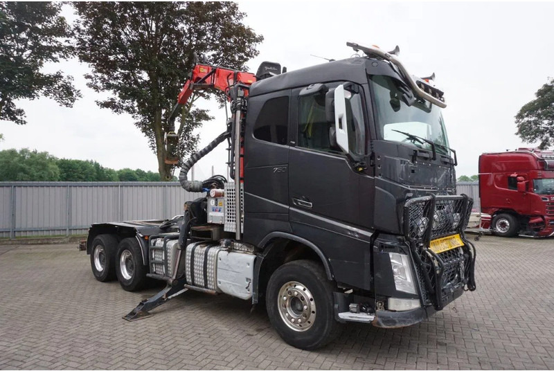 Volvo FH16-750 / ENGINE RUNNING / 6x4 / RETARDER / BIG AXLE / VEB+ / PALFINGER FD250 / EURO-6 / 2016 - Miškovežis, Sunkvežimis su kranu: foto 4 Volvo FH16-750 / ENGINE RUNNING / 6x4 / RETARDER / BIG AXLE / VEB+ / PALFINGER FD250 / EURO-6 / 2016 - Miškovežis, Sunkvežimis su kranu: foto 4