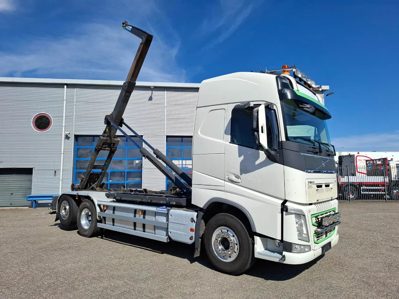Volvo FH4-500 / VEB+ / HOOK 22 TON / LIFT+LENKACHSE / TUV:02-02-2026 / FULL-AIR / LWDS / NAVI / ALCOA / AUTOMATIC / EURO-6 / 2017 - Hook-lift sunkvežimis: foto 3 Volvo FH4-500 / VEB+ / HOOK 22 TON / LIFT+LENKACHSE / TUV:02-02-2026 / FULL-AIR / LWDS / NAVI / ALCOA / AUTOMATIC / EURO-6 / 2017 - Hook-lift sunkvežimis: foto 3