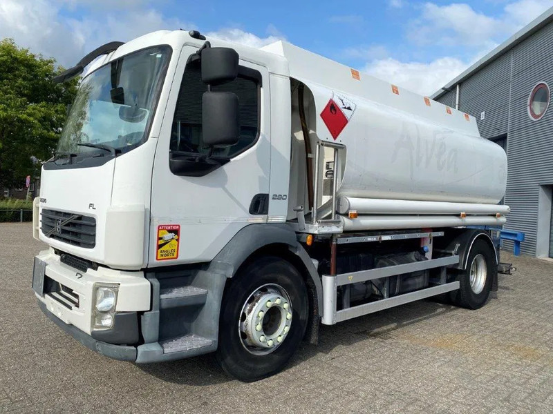 Volvo FL7-290 / 5 COMPARTIMENTS / 13000 LITER TOTAL / PUMP / ONLY:288120 KM / AUTOMATIC / EURO-5 / 2009 - Autocisterna: foto 1 Volvo FL7-290 / 5 COMPARTIMENTS / 13000 LITER TOTAL / PUMP / ONLY:288120 KM / AUTOMATIC / EURO-5 / 2009 - Autocisterna: foto 1