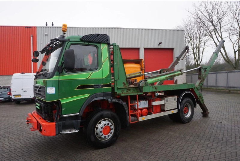 Volvo FM12-420 / ENGINE RUNNING / 4X4 / HYDRAULICS / BIG AXLE / ONLY:510426 KM / FULL STEEL / EURO-3 / 2001 - Nuožulnaus pakėlimo ant platformos sunkvežimis: foto 2 Volvo FM12-420 / ENGINE RUNNING / 4X4 / HYDRAULICS / BIG AXLE / ONLY:510426 KM / FULL STEEL / EURO-3 / 2001 - Nuožulnaus pakėlimo ant platformos sunkvežimis: foto 2