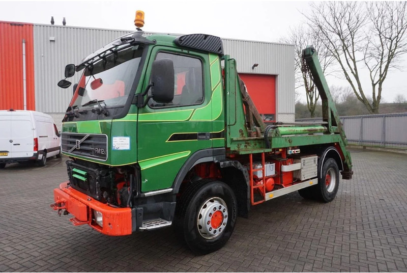 Volvo FM12-420 / ENGINE RUNNING / 4X4 / HYDRAULICS / BIG AXLE / ONLY:510426 KM / FULL STEEL / EURO-3 / 2001 - Nuožulnaus pakėlimo ant platformos sunkvežimis: foto 1 Volvo FM12-420 / ENGINE RUNNING / 4X4 / HYDRAULICS / BIG AXLE / ONLY:510426 KM / FULL STEEL / EURO-3 / 2001 - Nuožulnaus pakėlimo ant platformos sunkvežimis: foto 1