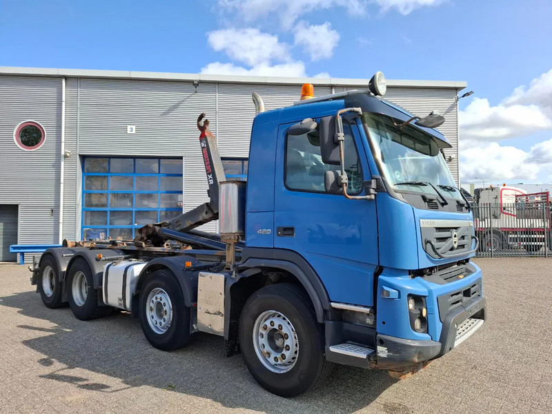 Volvo FMX 13-420 / 8X2 / HIAB 24 TON HOOK / VEB+ / ONLY:387622KM / AIRCO / AUTOMATIC / EURO-5 / 2011 - Hook-lift sunkvežimis: foto 4 Volvo FMX 13-420 / 8X2 / HIAB 24 TON HOOK / VEB+ / ONLY:387622KM / AIRCO / AUTOMATIC / EURO-5 / 2011 - Hook-lift sunkvežimis: foto 4