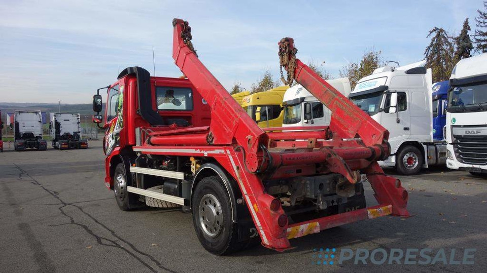 DAF CF 370 FA Day Cab EURO 6 řetězový nosič kontejnerů AK12 - Nuožulnaus pakėlimo ant platformos sunkvežimis: foto 3 DAF CF 370 FA Day Cab EURO 6 řetězový nosič kontejnerů AK12 - Nuožulnaus pakėlimo ant platformos sunkvežimis: foto 3
