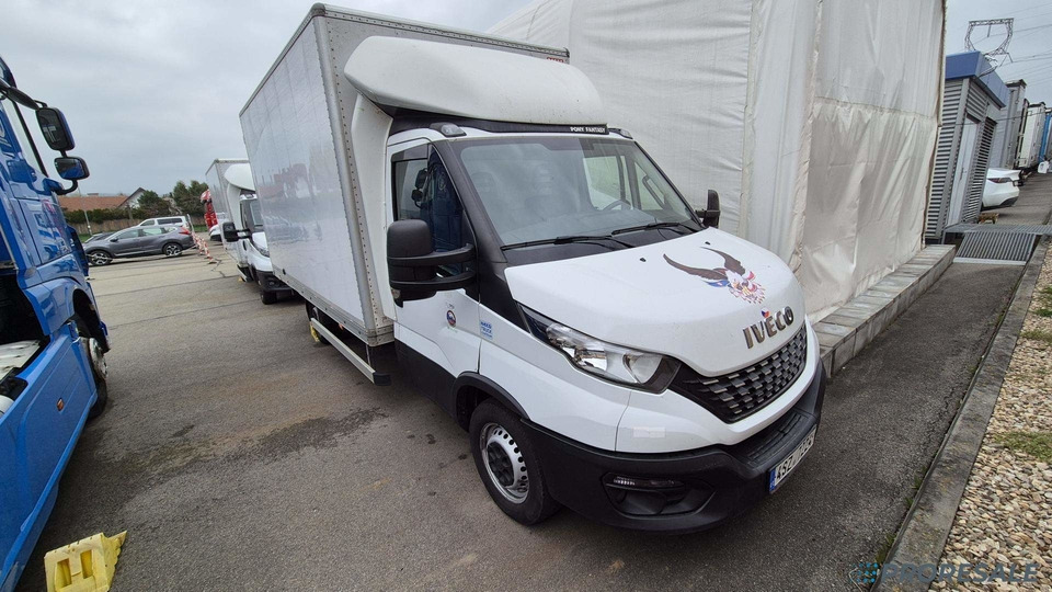 IVECO DAILY 35S16 skříň - 8 palet - Furgonas su krovinių dėže: foto 1 IVECO DAILY 35S16 skříň - 8 palet - Furgonas su krovinių dėže: foto 1