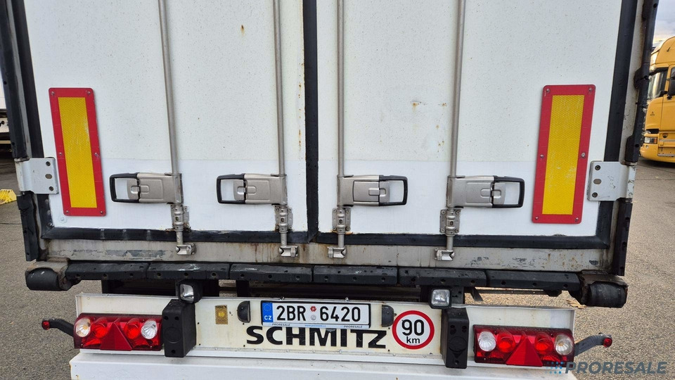 SCHMITZ CARGOBULL SKO 24/L - 13.4 FP60 COOL - mrazírenský návěs + diesel-elektrický agregát CARRIER VECTOR 1300 - Refrižeratorius puspriekabė: foto 5 SCHMITZ CARGOBULL SKO 24/L - 13.4 FP60 COOL - mrazírenský návěs + diesel-elektrický agregát CARRIER VECTOR 1300 - Refrižeratorius puspriekabė: foto 5