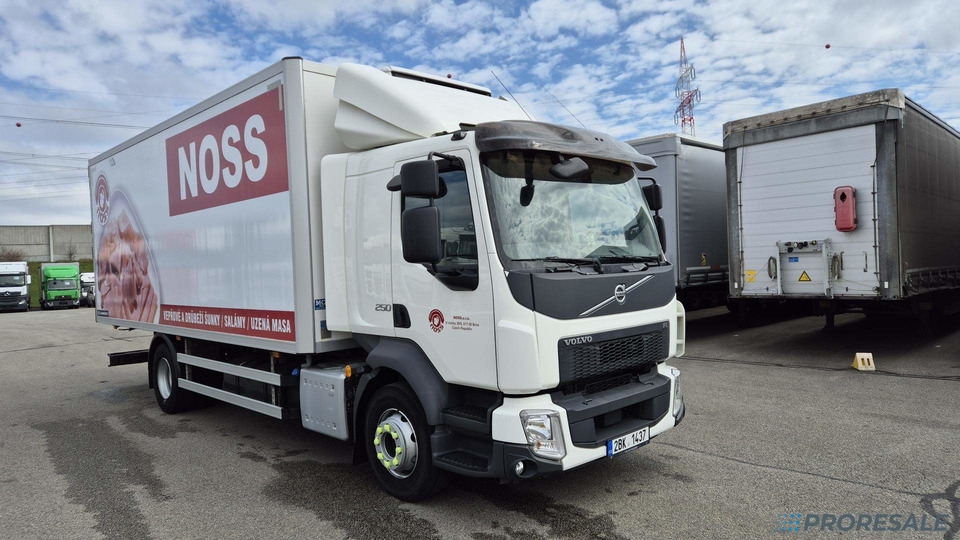 VOLVO FL 250 BB EURO 6 - mrazírna + CARRIER XARIOS 600 EL MAXI - Refrižeratorius sunkvežimis: foto 1 VOLVO FL 250 BB EURO 6 - mrazírna + CARRIER XARIOS 600 EL MAXI - Refrižeratorius sunkvežimis: foto 1