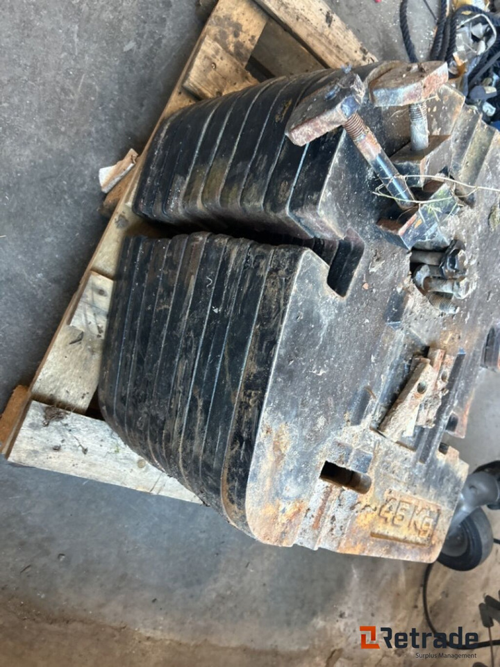 10 stk Front vekter til traktor - Atsvara: foto 2 10 stk Front vekter til traktor - Atsvara: foto 2