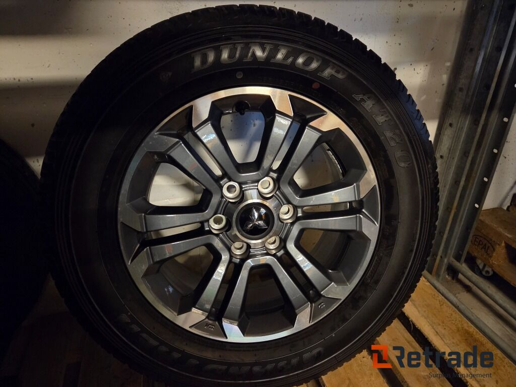 4 stk ubrukte felger og dekk som passer Mitsubishi L200 2022 mod - Statybinė įranga: foto 1 4 stk ubrukte felger og dekk som passer Mitsubishi L200 2022 mod - Statybinė įranga: foto 1