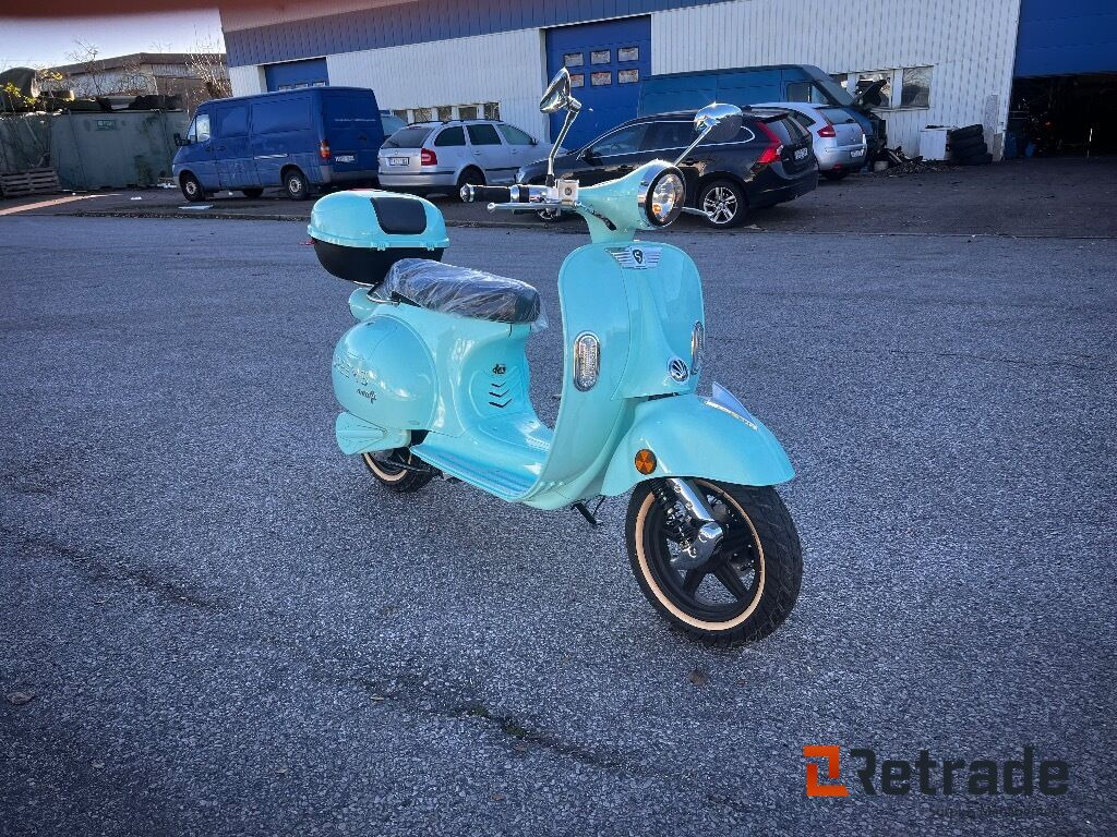 EL Skoter/EL moped Dreems Amalfi - Hely ny - Motociklas: foto 5 EL Skoter/EL moped Dreems Amalfi - Hely ny - Motociklas: foto 5