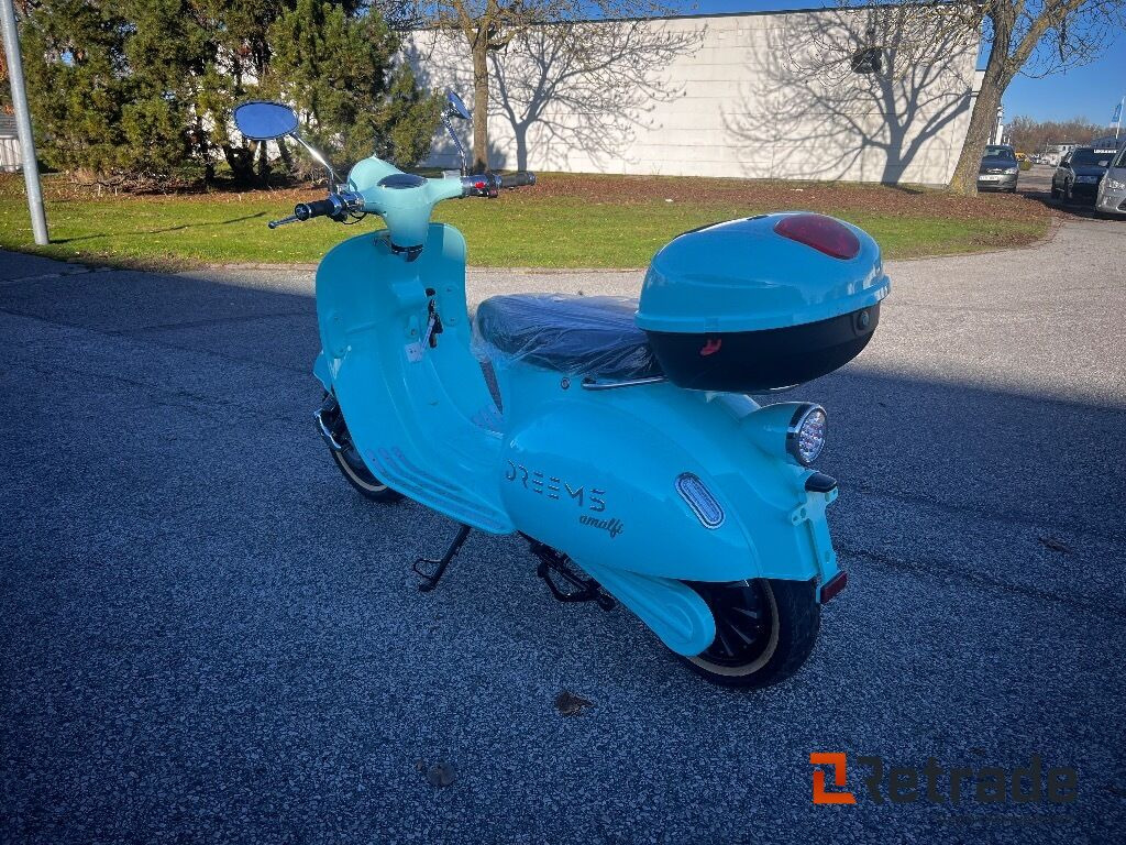 EL Skoter/EL moped Dreems Amalfi - Hely ny - Motociklas: foto 2 EL Skoter/EL moped Dreems Amalfi - Hely ny - Motociklas: foto 2