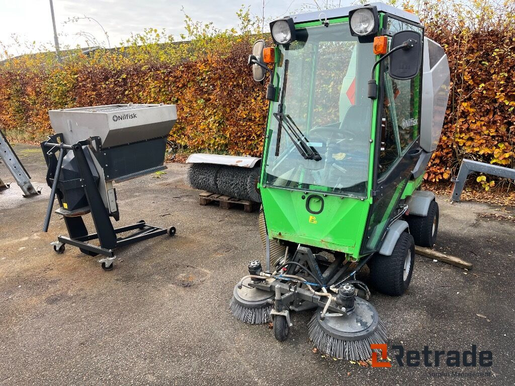 Redskabsbærer Nilfisk FH3 med maskinsæt. - Komunalinė/ Specializuota technika: foto 1 Redskabsbærer Nilfisk FH3 med maskinsæt. - Komunalinė/ Specializuota technika: foto 1