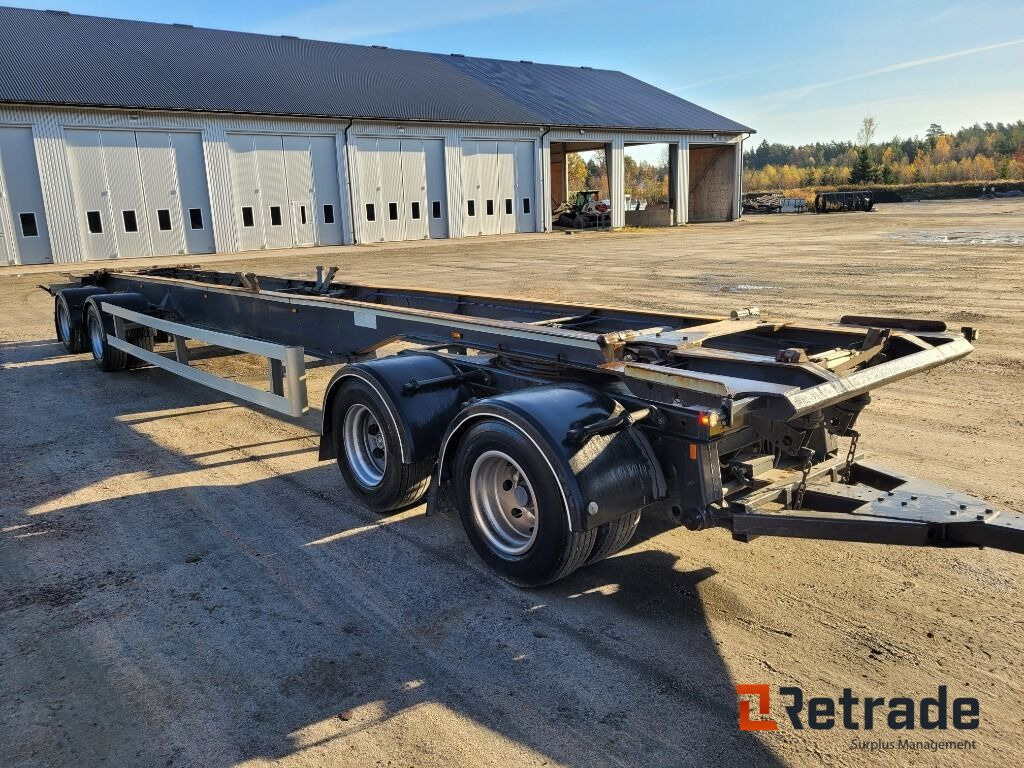 Lastväxlarsläp KILAFORS 4 axligt , med fjärrkontroll -2016 - Važiuoklės priekaba: foto 2 Lastväxlarsläp KILAFORS 4 axligt , med fjärrkontroll -2016 - Važiuoklės priekaba: foto 2