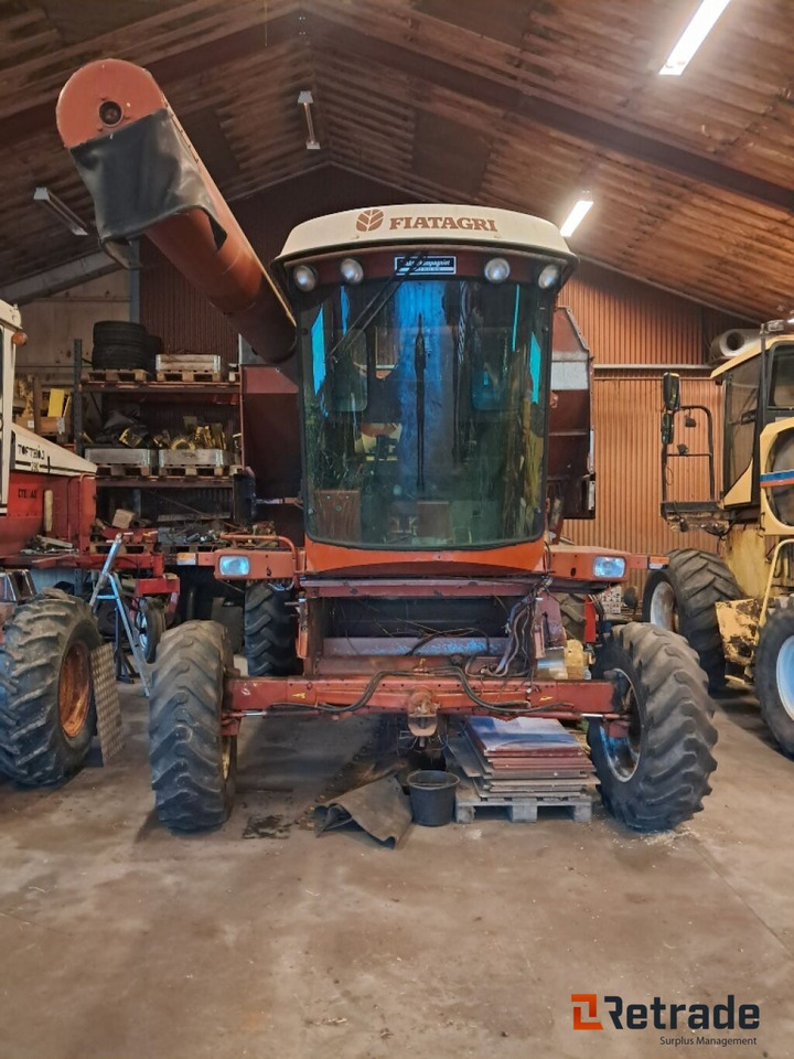 Mejetærsker FIATAGRI MX 240 Laverna - Derliaus nuėmimo kombainas: foto 4 Mejetærsker FIATAGRI MX 240 Laverna - Derliaus nuėmimo kombainas: foto 4