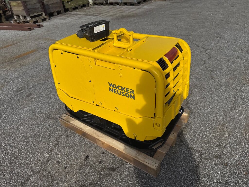 Pladevibrator Wacker Neuson Dpu80 R Remote - Tankinimo plokštė: foto 2 Pladevibrator Wacker Neuson Dpu80 R Remote - Tankinimo plokštė: foto 2