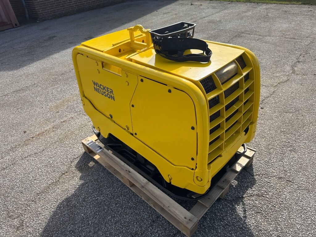 Pladevibrator Wacker Neuson Dpu80 R Remote - Tankinimo plokštė: foto 4 Pladevibrator Wacker Neuson Dpu80 R Remote - Tankinimo plokštė: foto 4