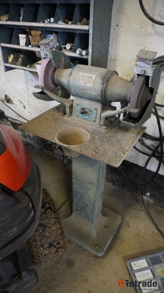 Verkstadsutrustning Smärgel / bänkslip - Pramoninė įranga: foto 1 Verkstadsutrustning Smärgel / bänkslip - Pramoninė įranga: foto 1