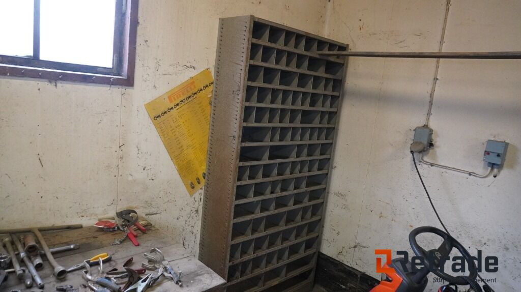 Verkstadsutrustning Väggskåp och hyllserie - Pramoninė įranga: foto 2 Verkstadsutrustning Väggskåp och hyllserie - Pramoninė įranga: foto 2