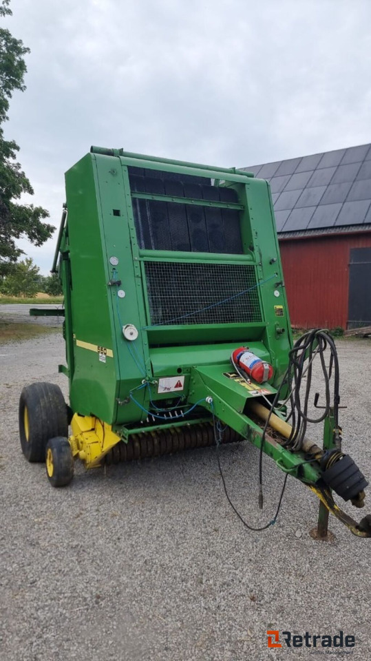 Rundbalspress John Deere 580 - Ruloninis presas: foto 2 Rundbalspress John Deere 580 - Ruloninis presas: foto 2